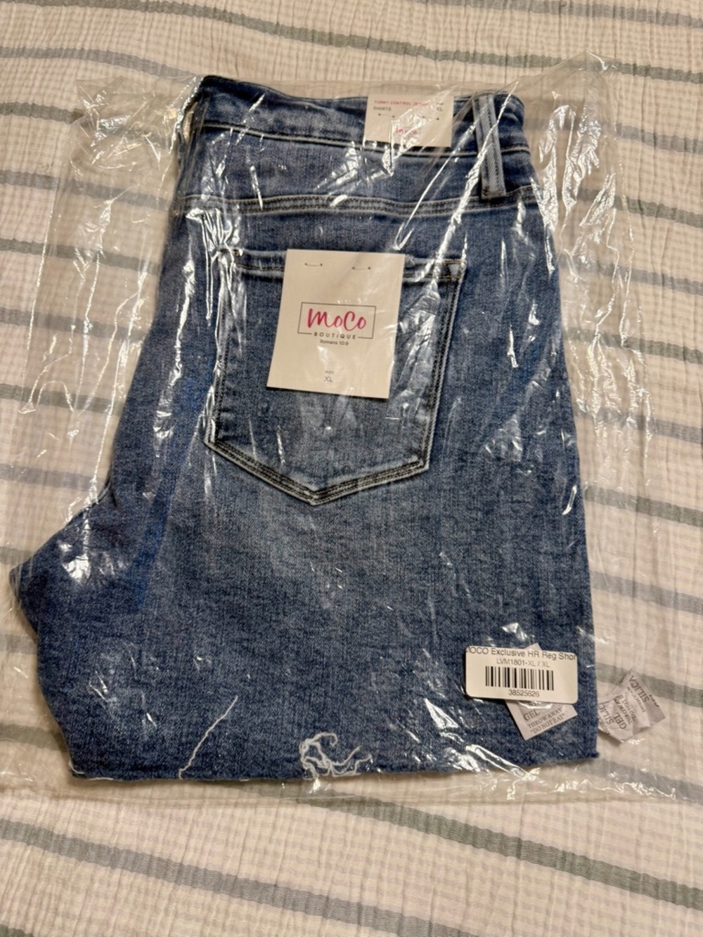 NWT Moco Boutique lovervet tummy control Medium Wash Denim Jean shorts